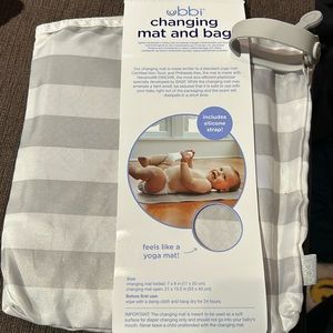 Ubbi changing mat & bag